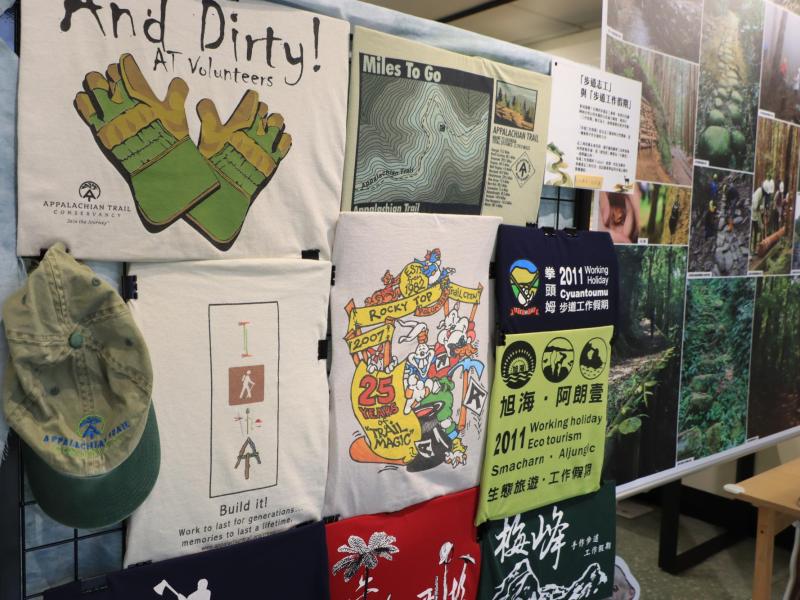 步道志工T-Shirt牆（賴彥如攝）
